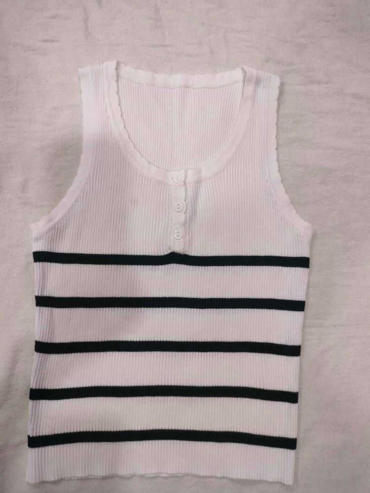 WHITE 🤍 TANK TOP