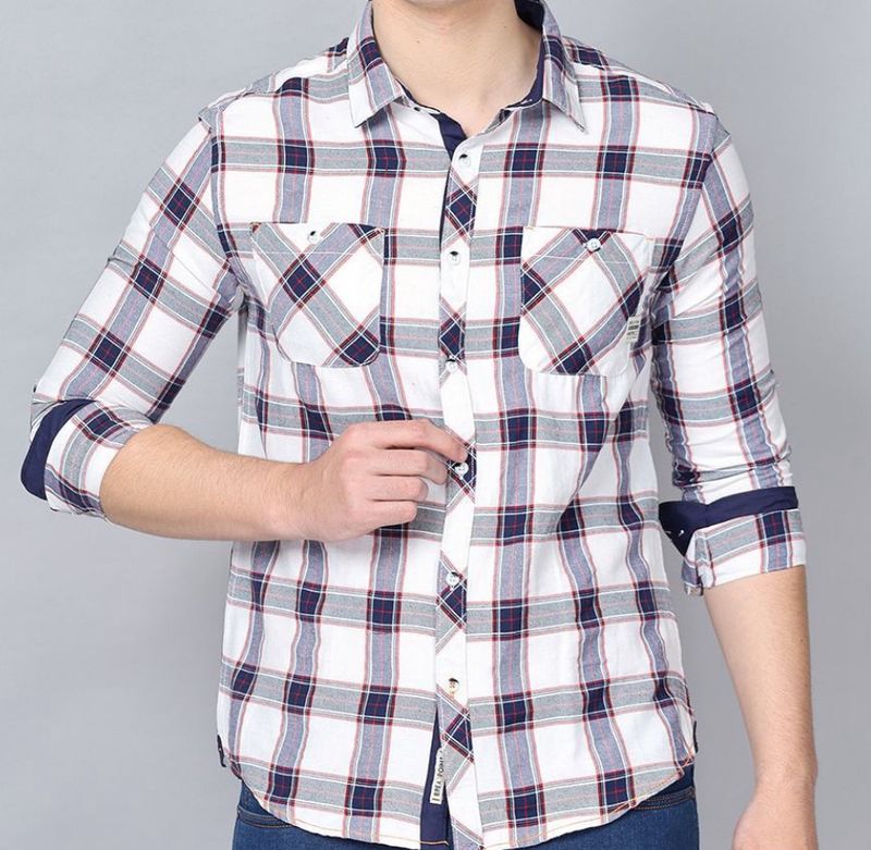 Men Checked Slim Fit Shirt with Patch Pockets