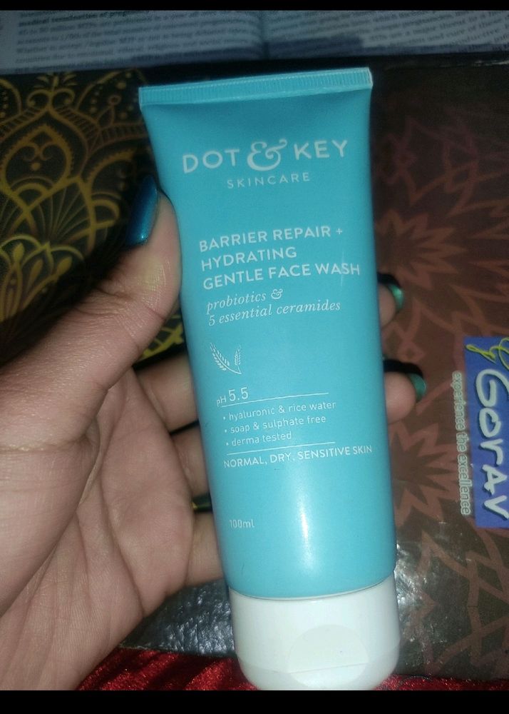 Dot And Key Barrier Facewash ❤️❤️💫