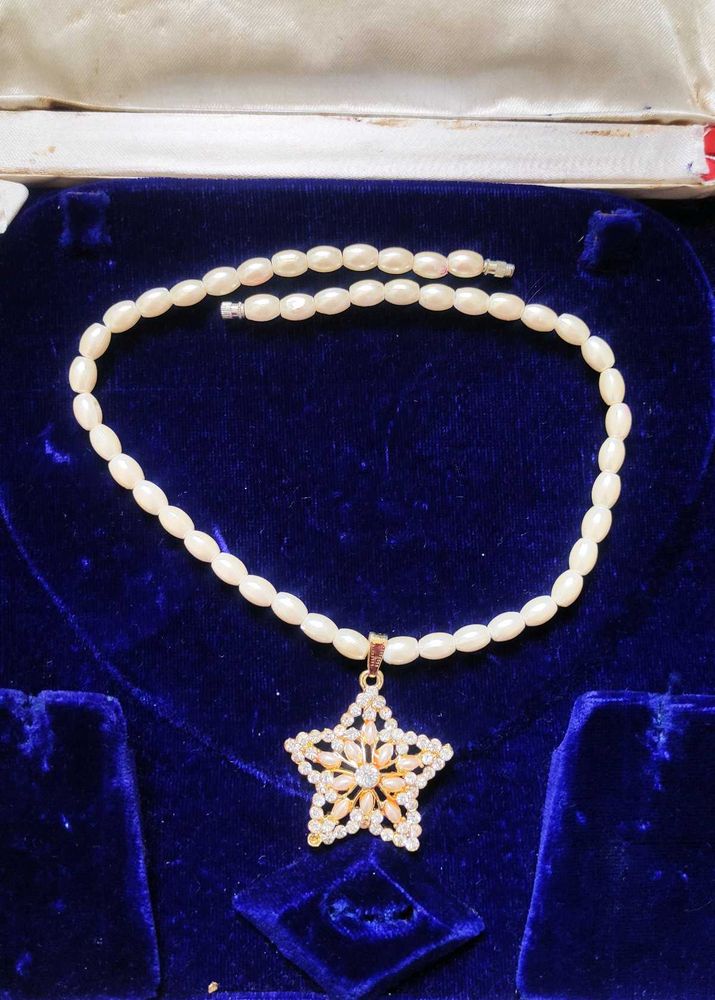 Pearl Necklace with Star Pendant