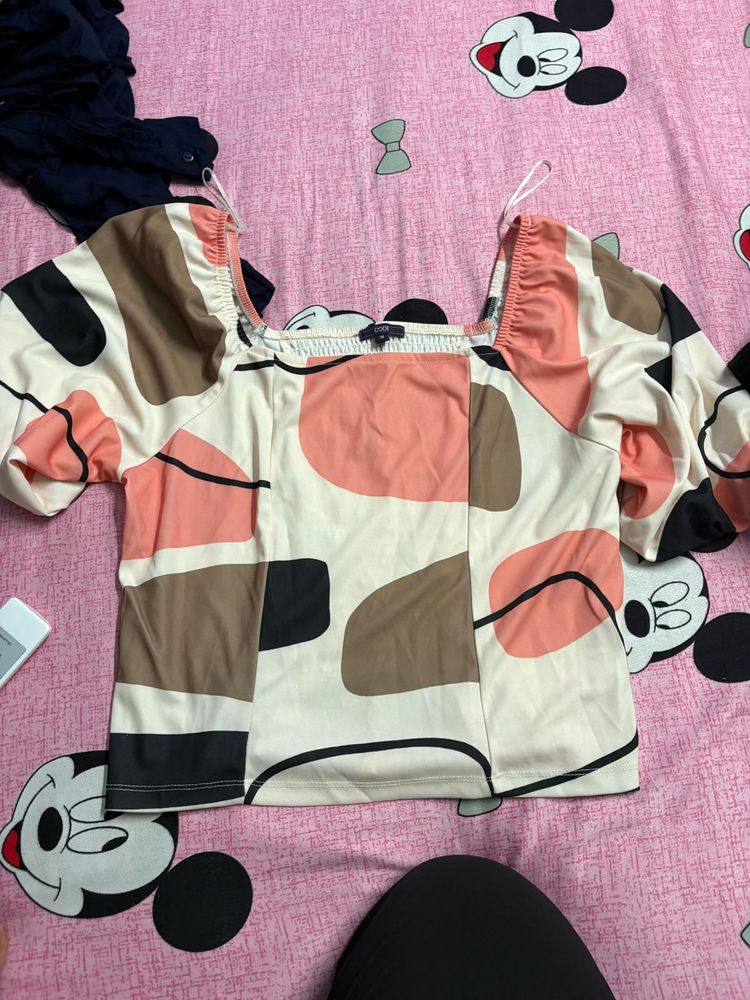 Patterned Puff Sleeve Top