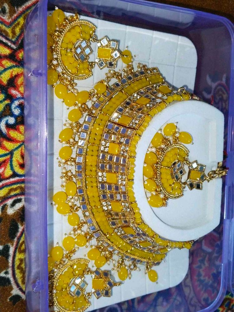 Yellow 💛 Kundan Necklace