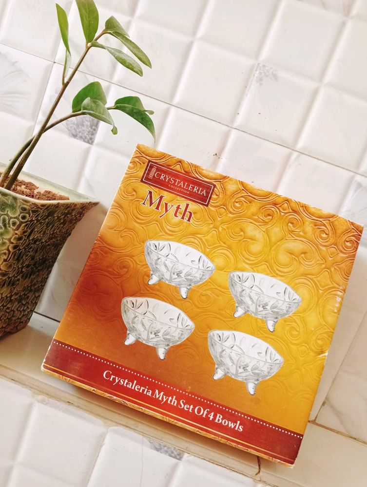 4 Crystal Bowls