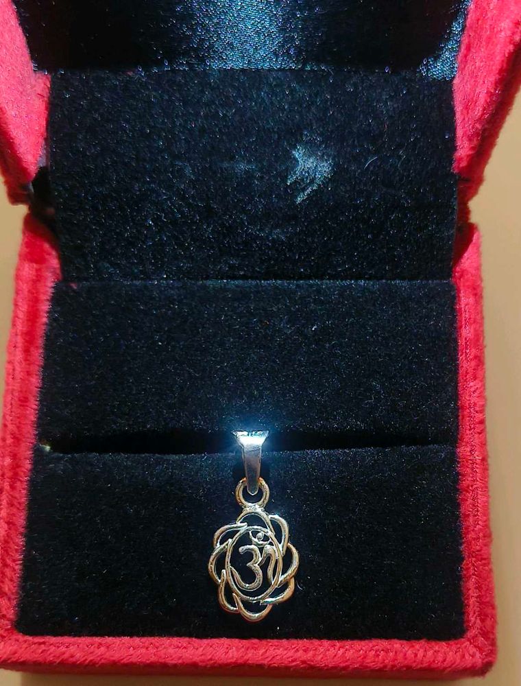 Silver &#39;Om&#39; Pendant #fixed rate
