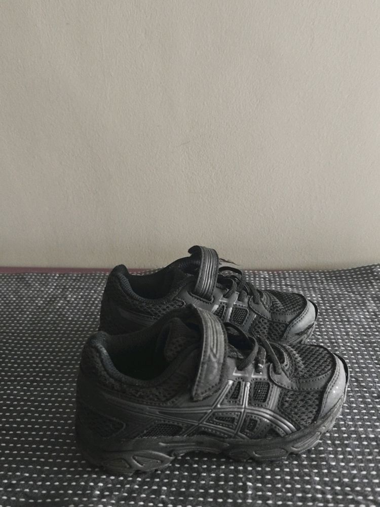 Asics Boys And Girls Velcro Running Shoes 3-5 Year