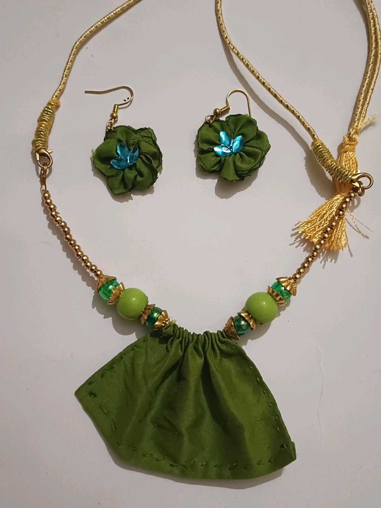 Necklace &amp; Earring Set