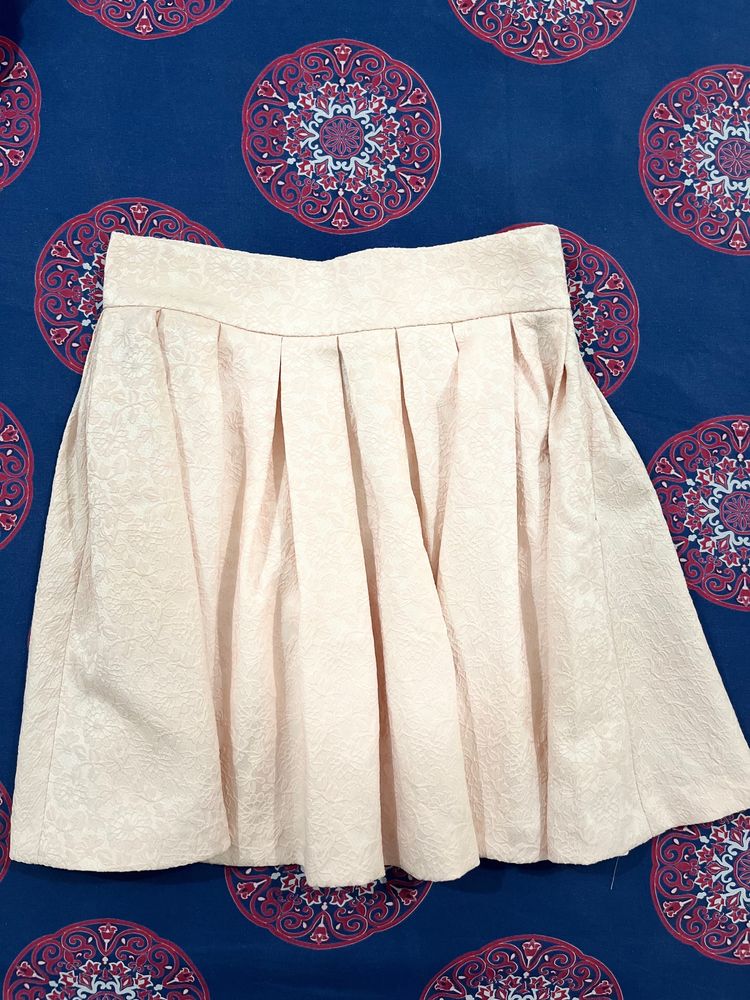 Pleatesd Short Skirt
