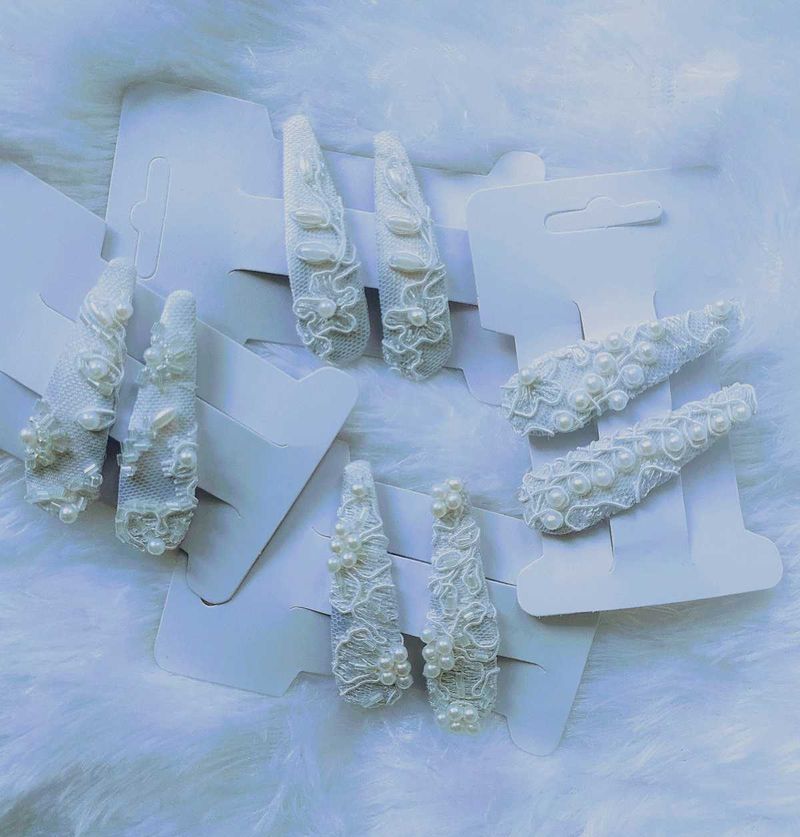 Elegant White Hair Clips Set Of 8