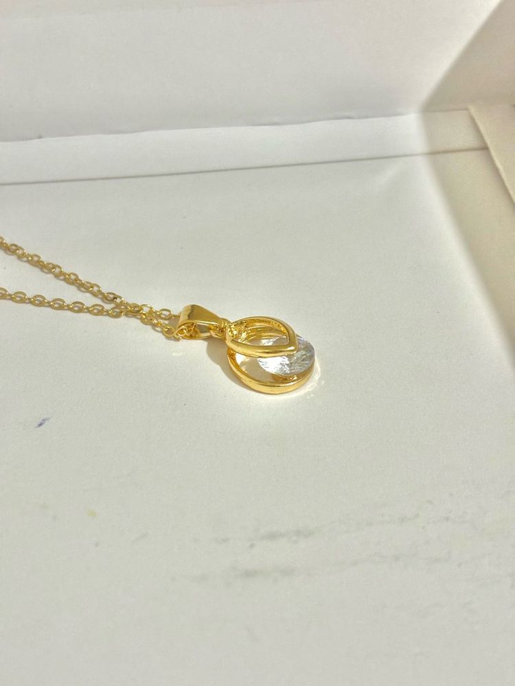 Minimal Chain Necklace