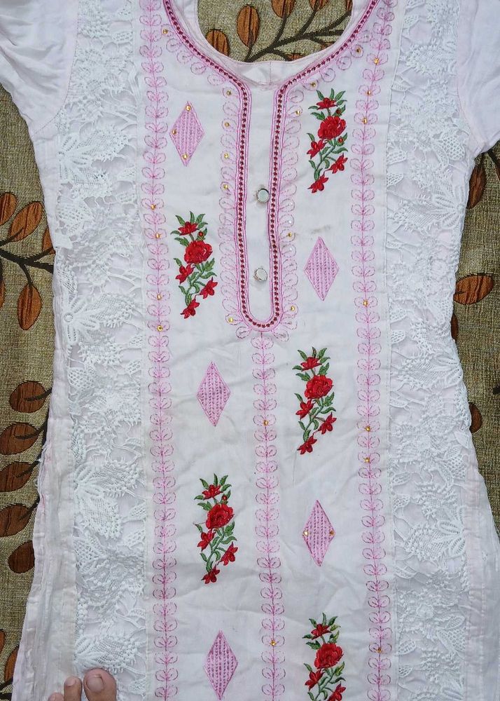 Elegant White Embroidered Kurta