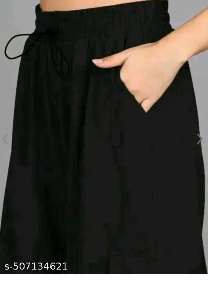 BLACK PARACHUTE TRACK PANT...🖤✨