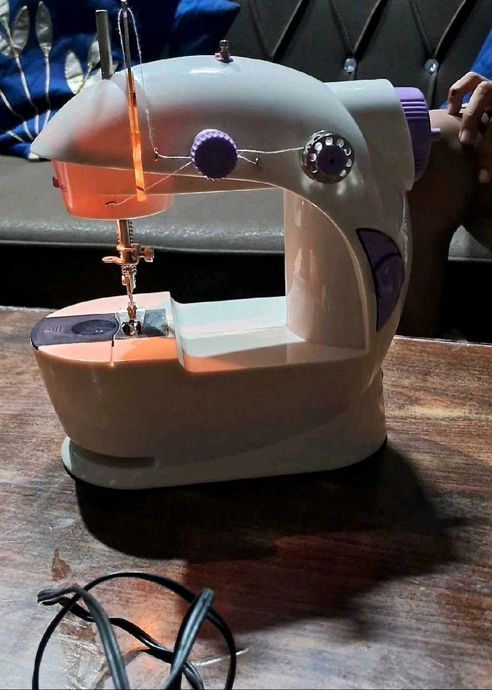 Electric Sewing Machine, Light Weight N Portable