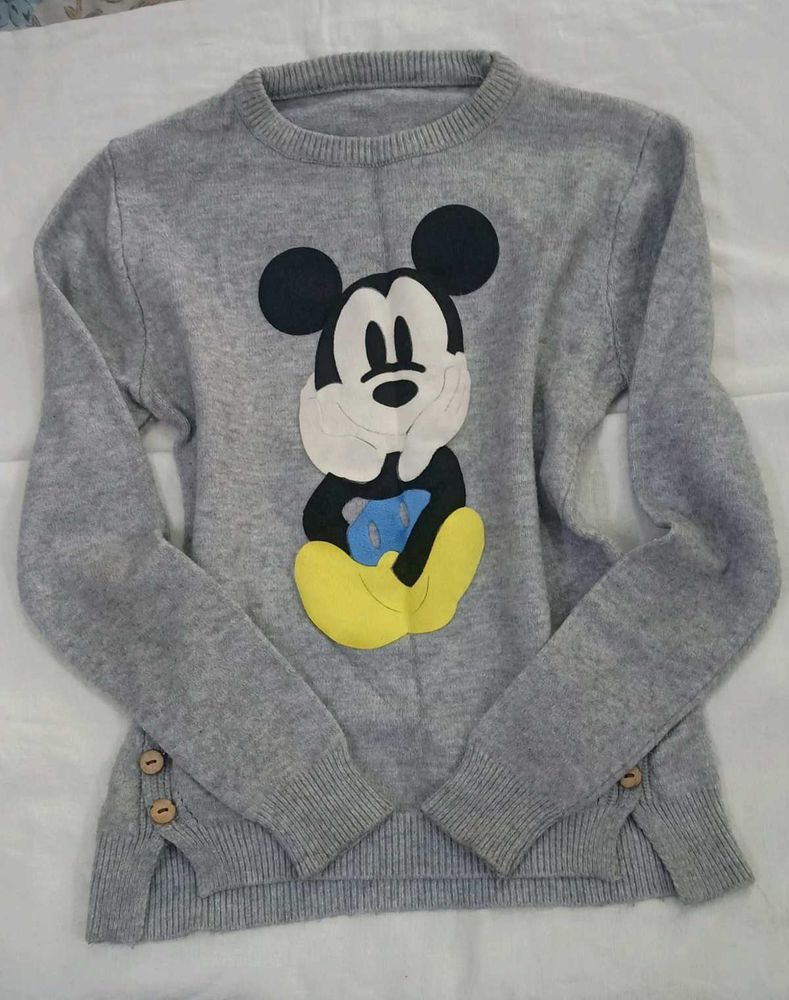 Grey sweatshirt 🌼❤️