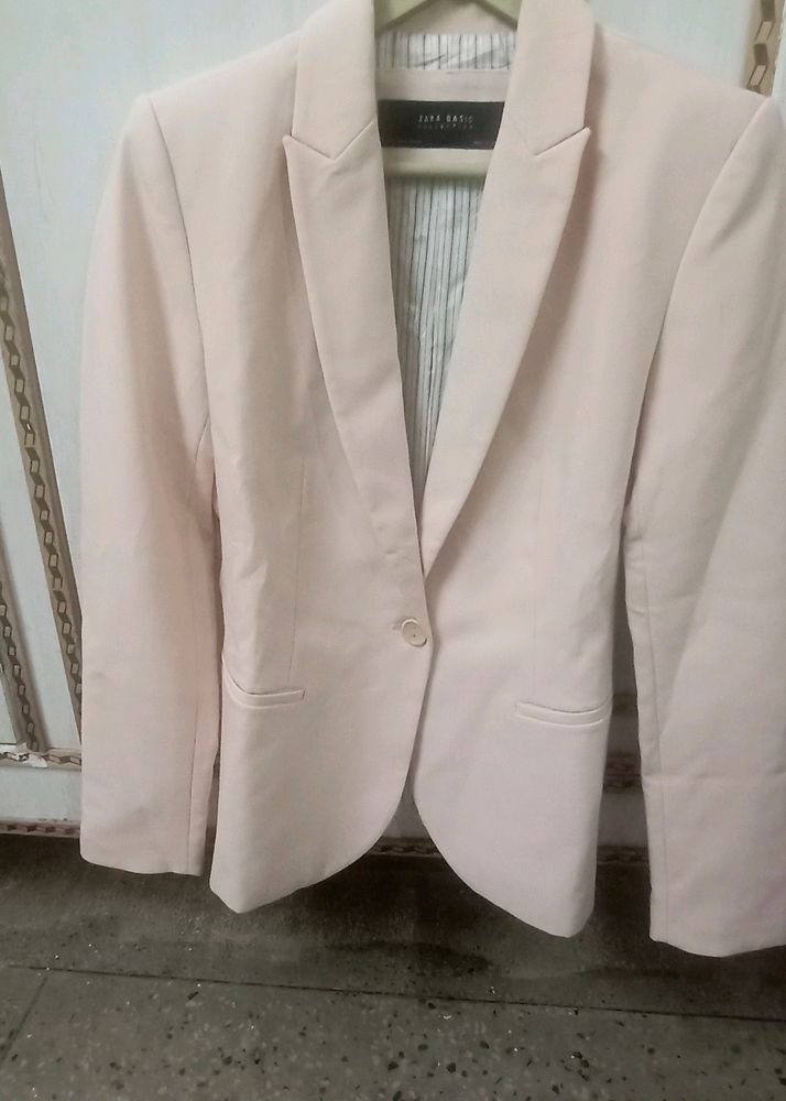 zara light peach Pink color blazer..