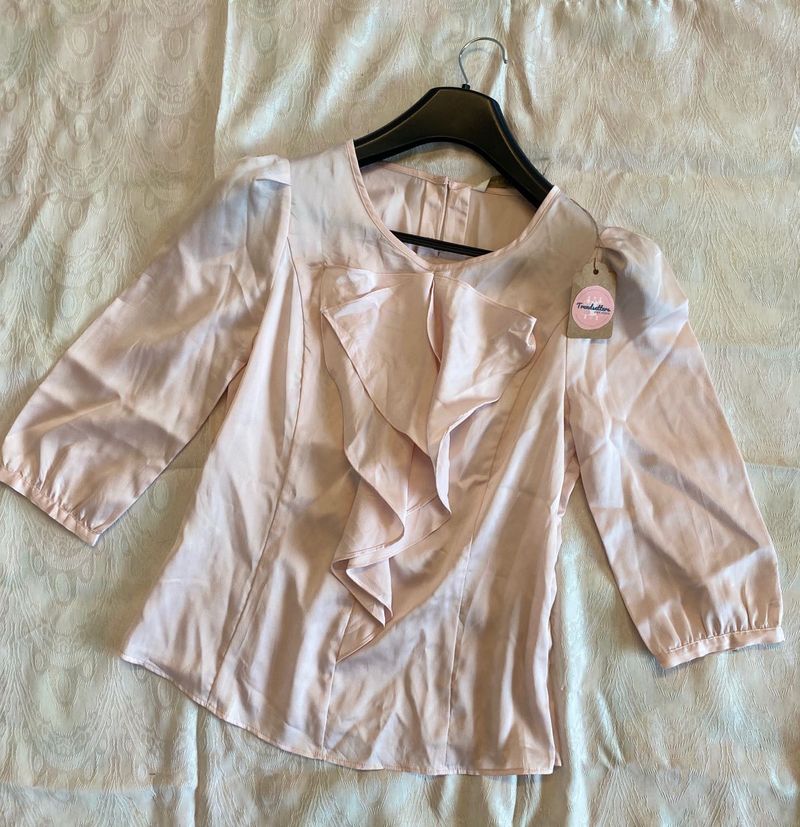 Peach Ruffle Top🤍