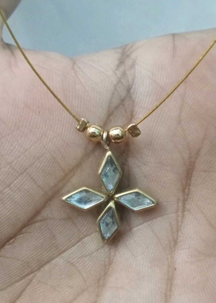 Elegant Floral Pendant Necklace