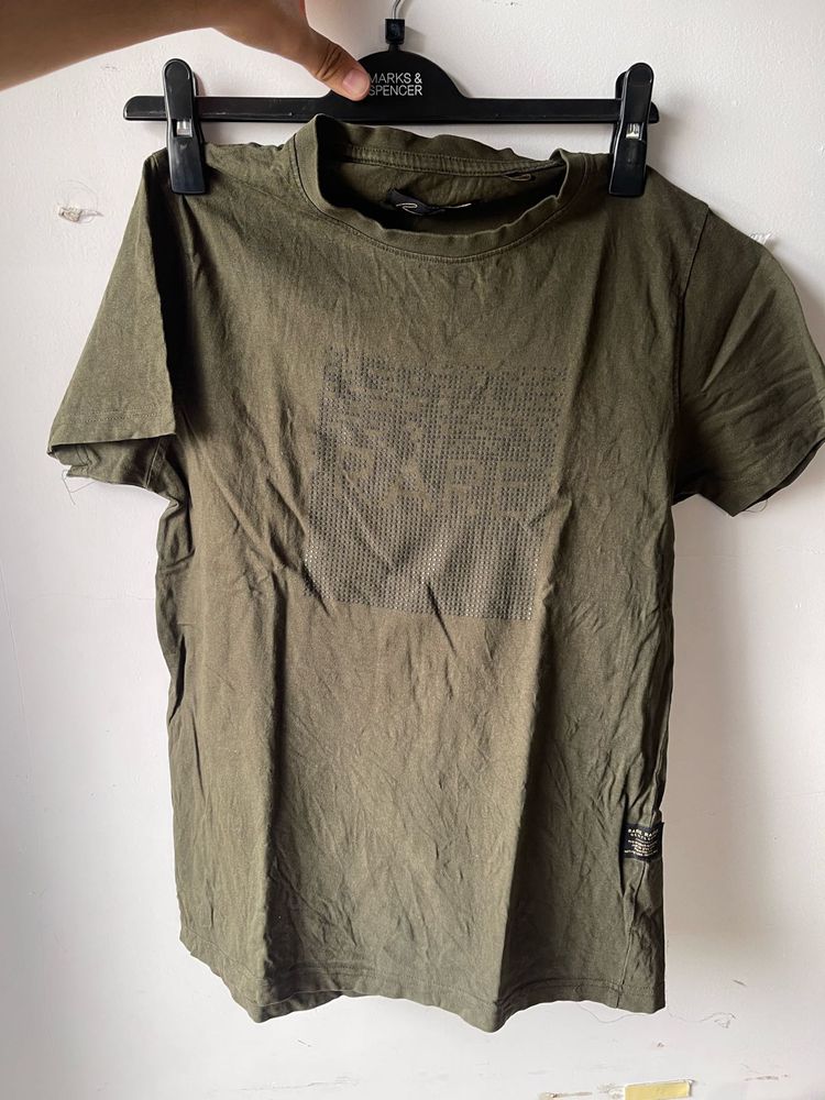 Rare Rabbit T Shirt Small Size For Men