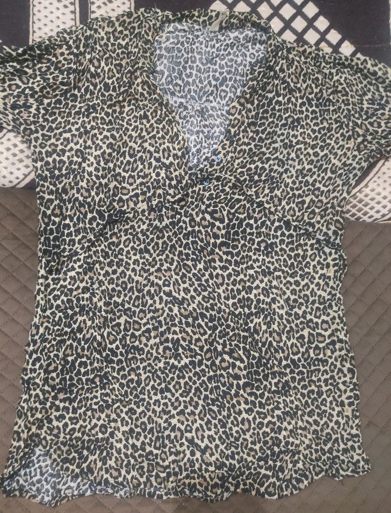 Gisl Tigerprint Top