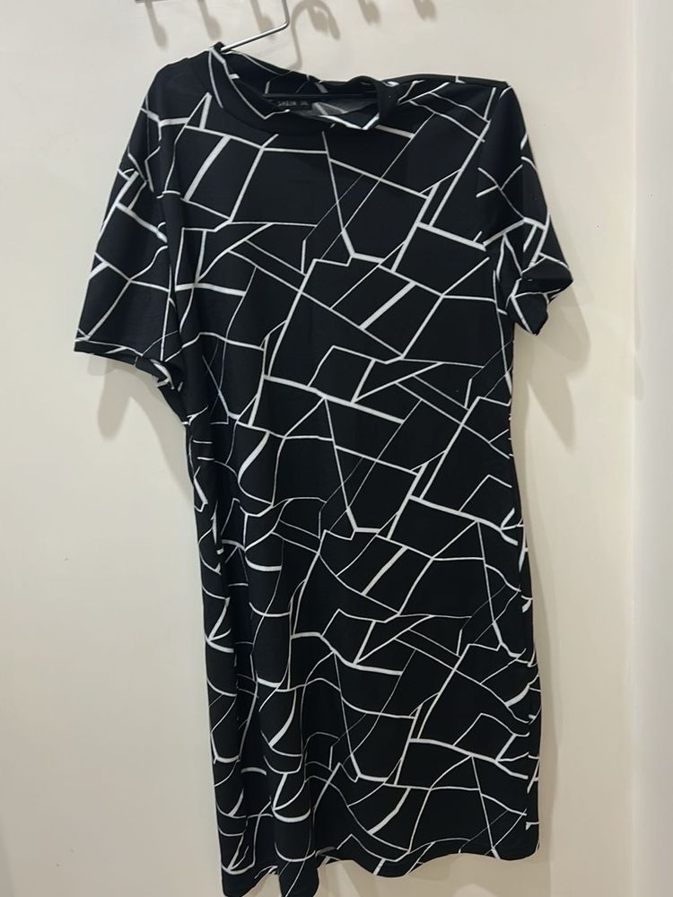 Geometric Print T-Shirt Dress