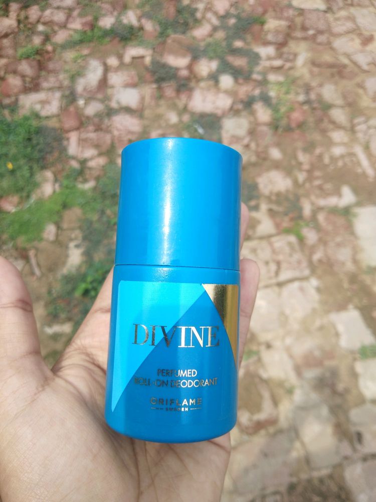 Oriflame Divine Roll On Deodorant