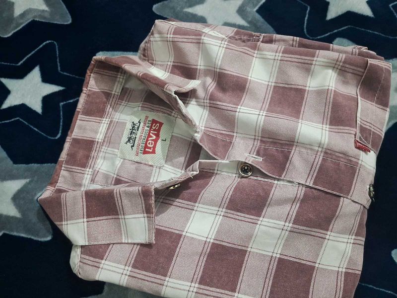 Levi&#39;s Plaid Shirt