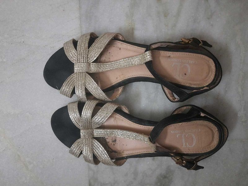 Carlton London Black Gold Sandals 5