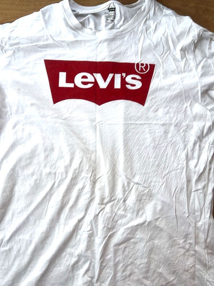 Levi's White Graphic Tee