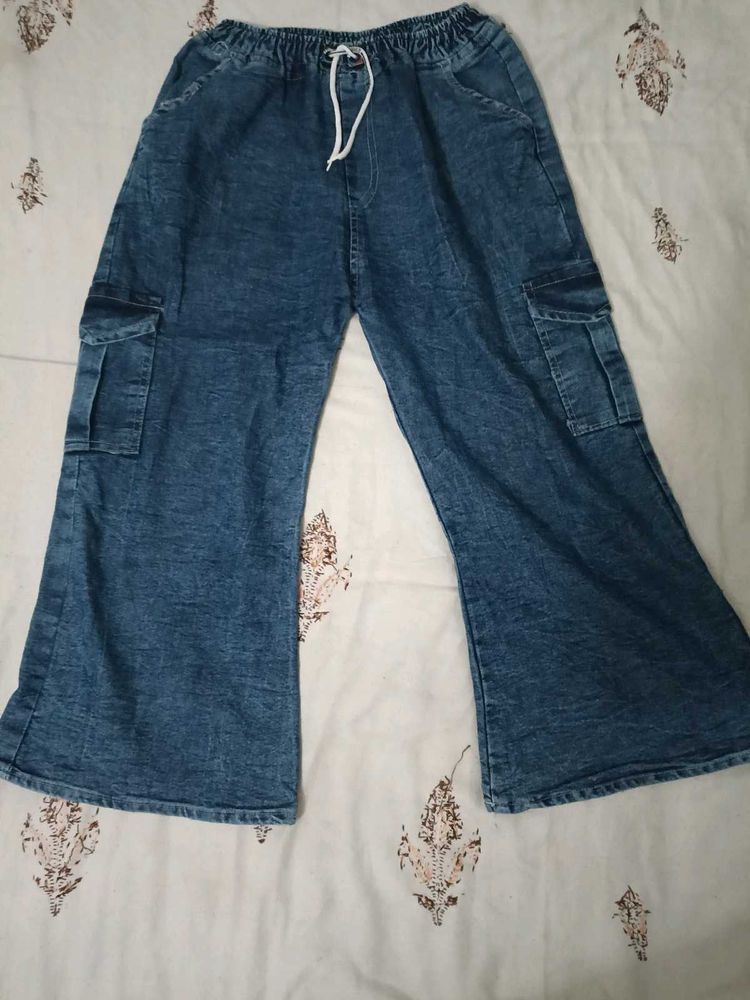 Wide Leg Cargo Jeans.
