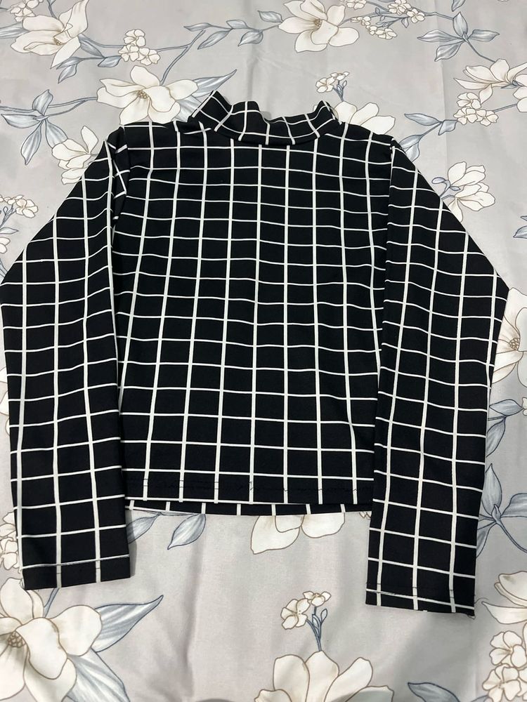 Grid Pattern Long Sleeve Top