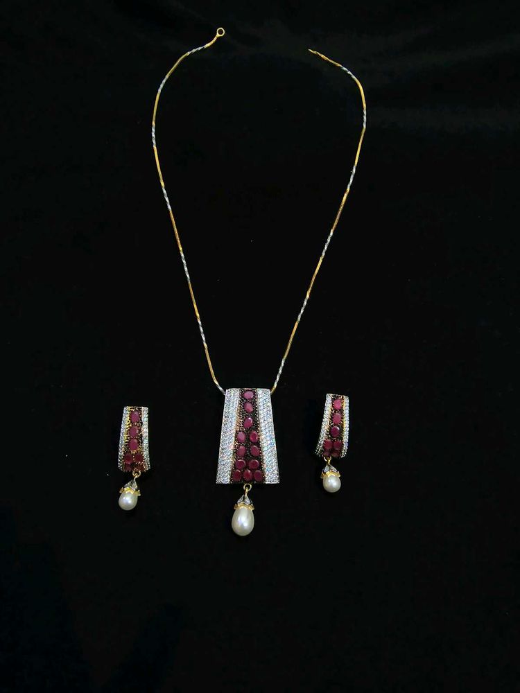 Elegant Necklace Set