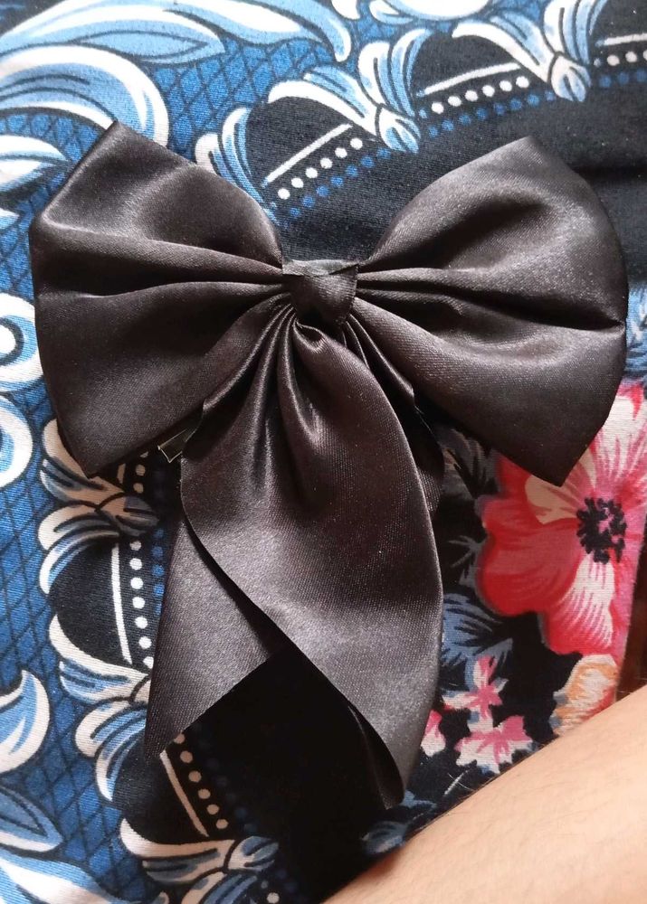 Black Silk Bow
