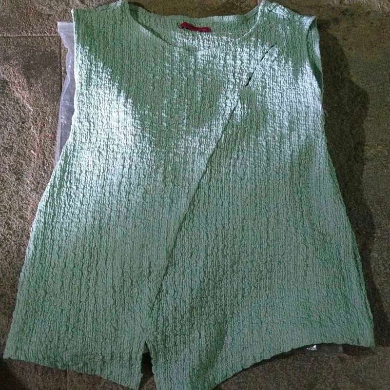 Green Sleeveless Top