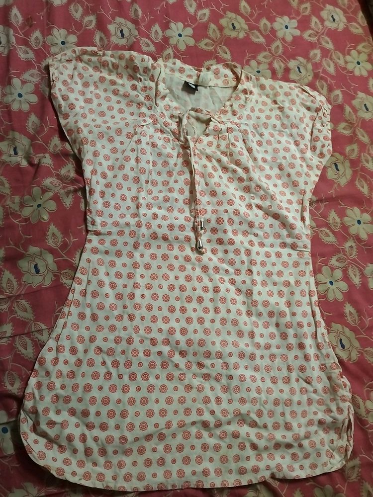 Beautiful Top For Jeans or Skirt