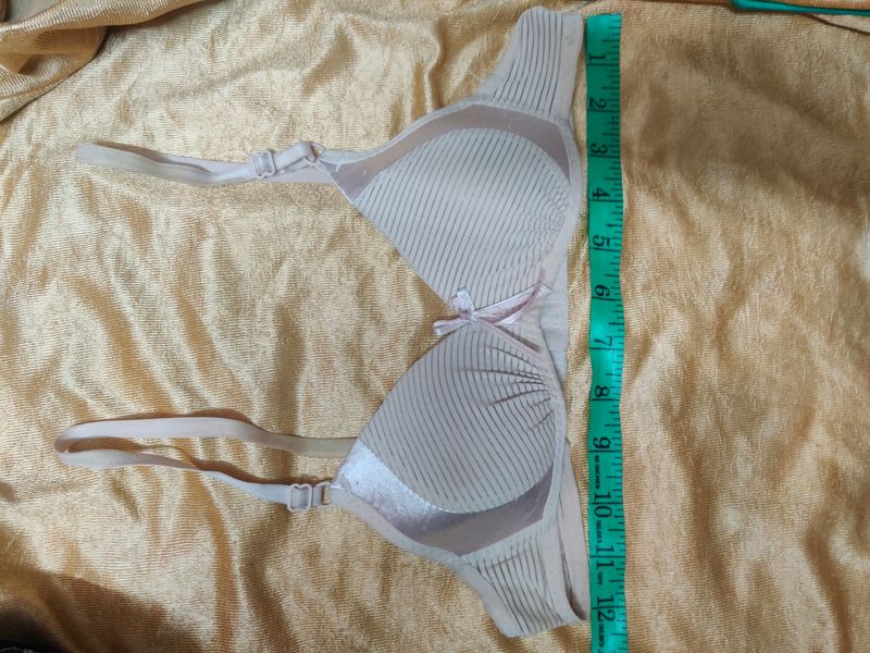 Preety Bra For Girls...Ek Hi Size Ki Bra Chahiye To Me Ek Sath 2 Ya 3 Bra Ek Hi Delivery Me De Dungi