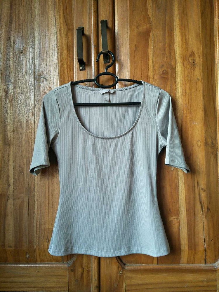 H&amp;M Greige Ribbed Top