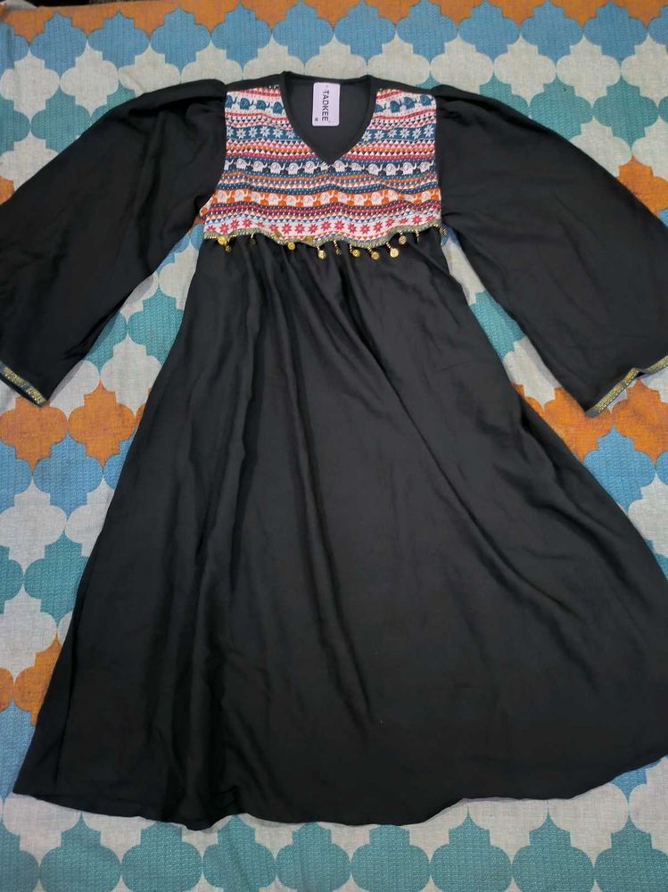 TADKEE Women&#39;s Geometric Pattern V-Neck Bell Sleev