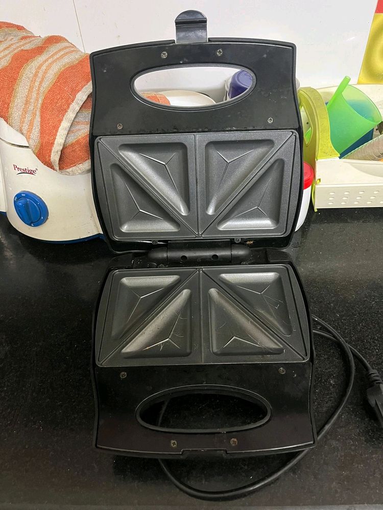Croma Sandwich Maker