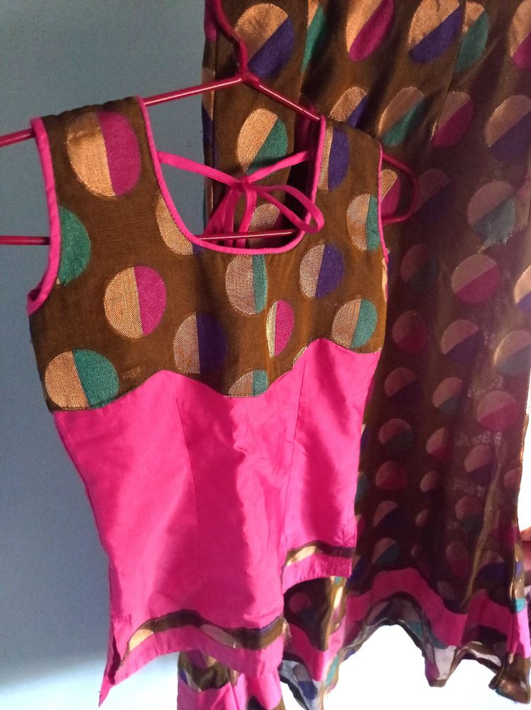 Pretty Skirt &amp; Blouse For Kids... 💗💚