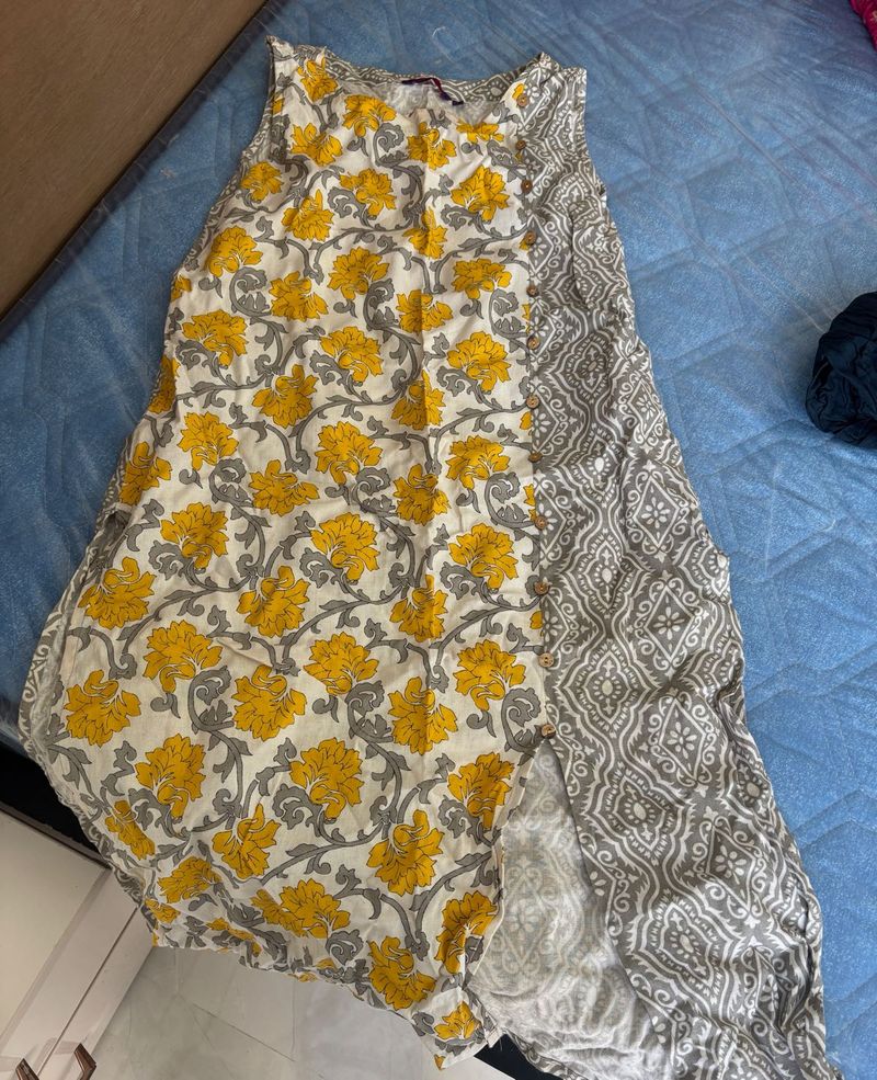 Floral sleeveless top