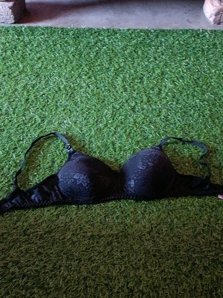 It Is Used 4-5 Times Only Size Issue