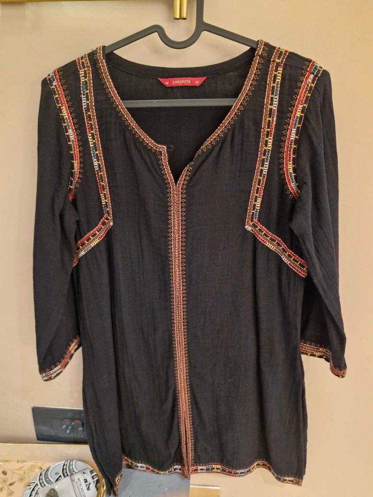 Laks*ita Embroidered Kurta