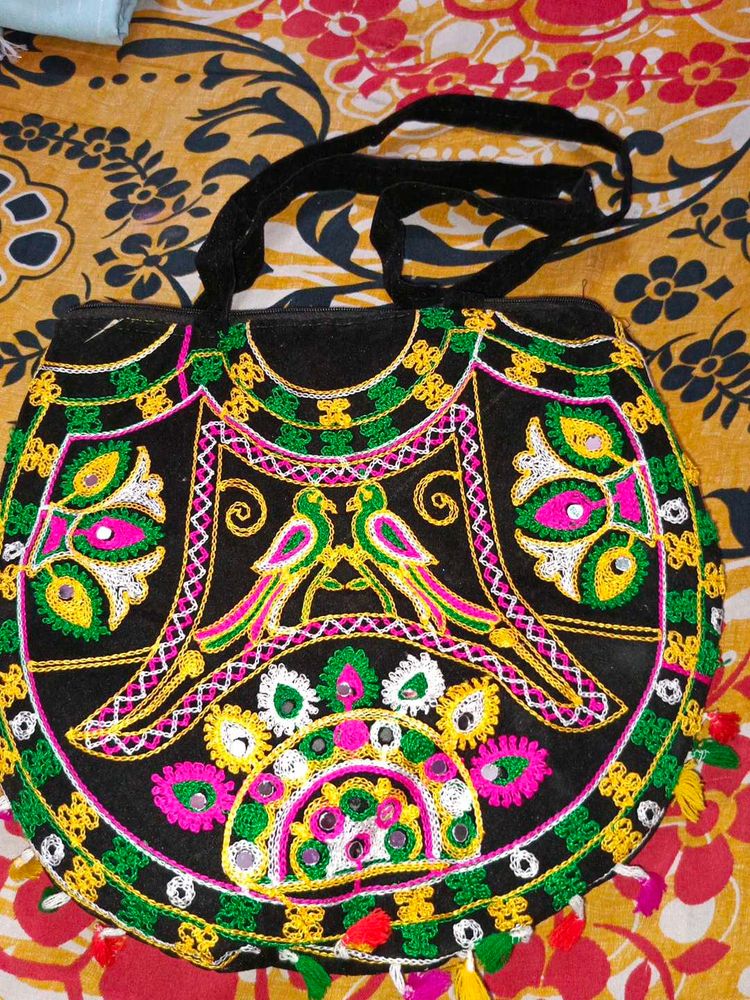 Vintage Embroidered Shoulder Bag