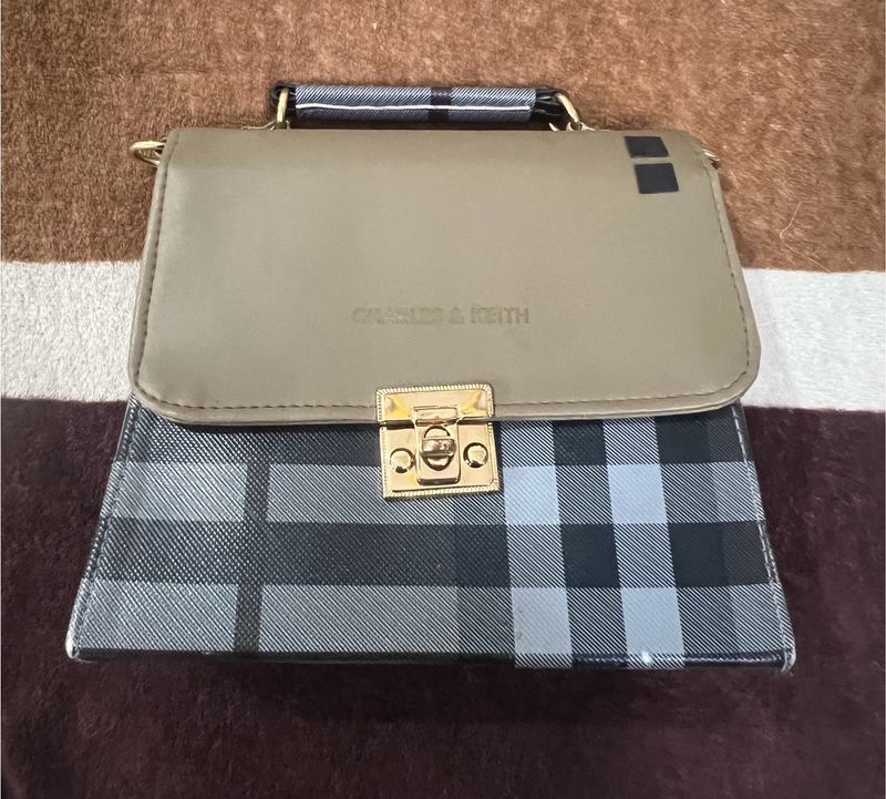 Brown Checkred Printed Bag💼