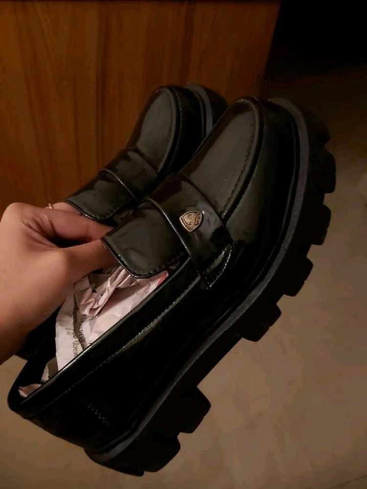 Black Roadster Loafer
