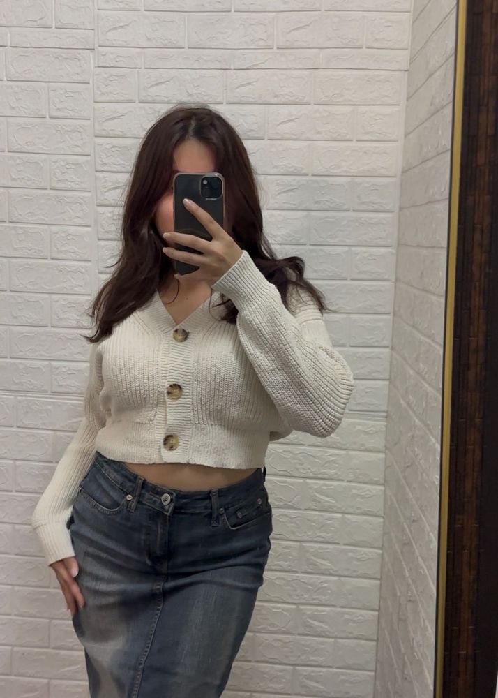 Cropped Knit Cardigan