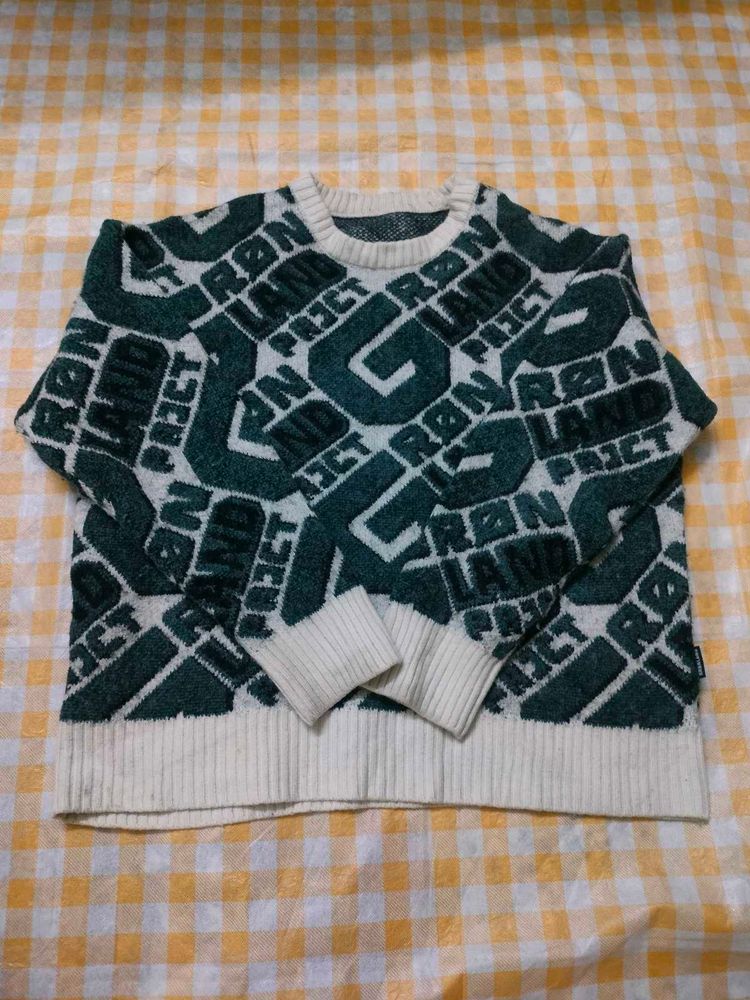 Sweatshirt/Sweater