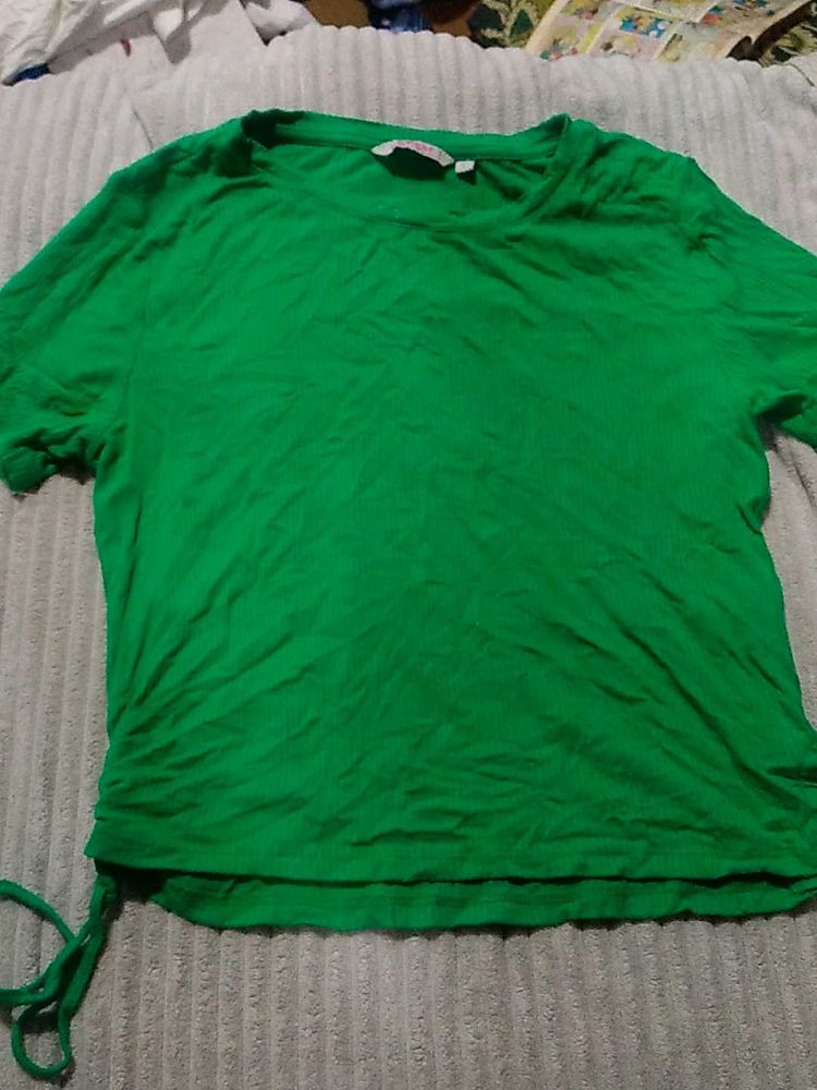 Green Casual Tee With Lace