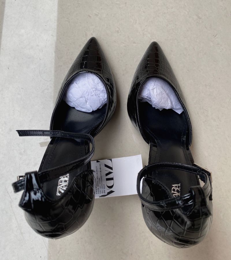 🖤ZARA Heeled Shoes with AnkleStrap