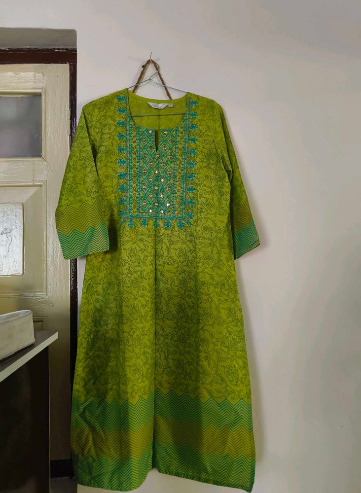Green Embroidered Kurta