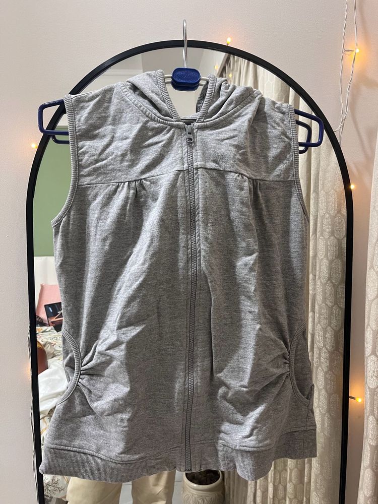 DJ&amp;C Sleeveless Zip Hoodie